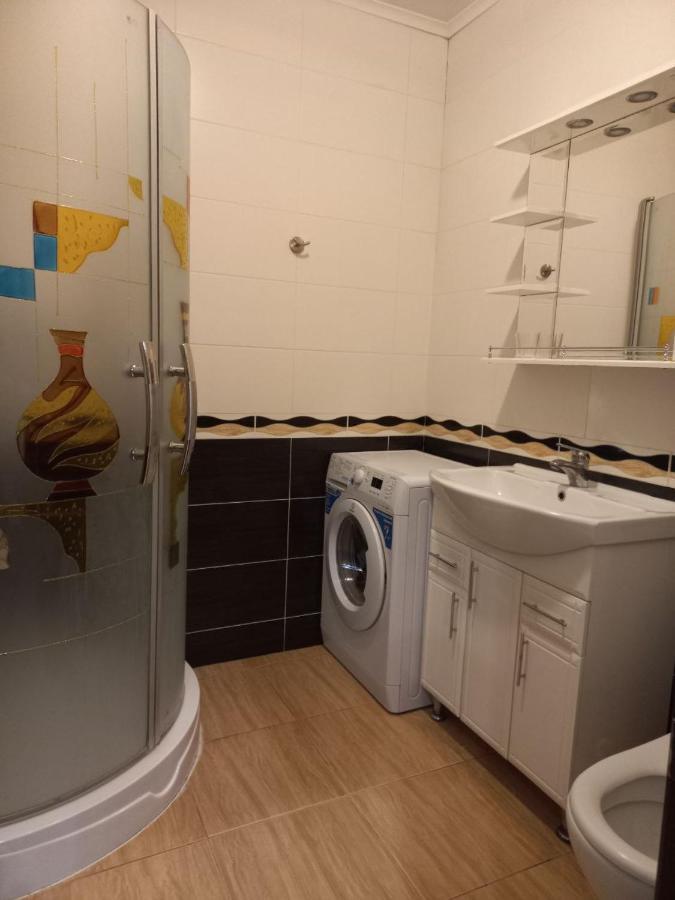 Дворівневі апартаменти на площі Ринок Львов Экстерьер фото